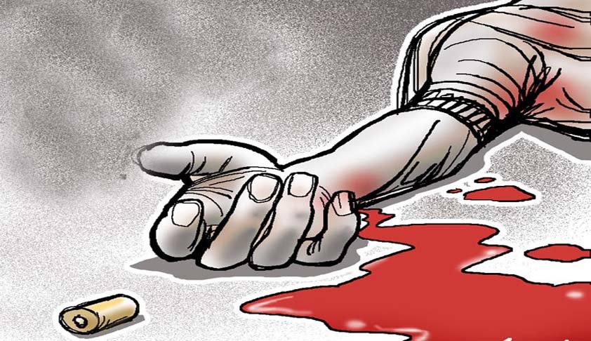 கவுகாத்தி :அக்டோபர் 15, 2018 அஸ்ஸாம் மாநிலத்தில் உள்ள தாங்காரி என்ற இடத்தில் 1994ம் ஆண்டு தேயிலைத் தோட்டத்தில் வேலை பார்த்துக் கொண்டிருந்த 5 இளைஞர்களை ராணுவத்தினர் சிலர் பிடித்து சென்று, பிறகு அவர்களைச் சுட்டுக் கொன்று விட்டதாக கூறப்பட்டது. அந்த இளைஞர்கள் உல்பா பயங்கரவாதிகள் என நினைத்து பிடித்துச் சென்றதாக ராணுவ அதிகாரிகள் கூறியிருந்தனர். ஆனால் ராணுவ அதிகாரிகள் தங்களின் பதவி உயர்வுக்காக இந்த போலி என்கவுன்டரை நடத்தியதாக அஸ்ஸாம் கனபரிஷத் கட்சி போராடி வந்தது.இந்த என்கவுன்டர் தொடர்பான வழக்கு ராணுவ நீதிமன்றத்தில் நடைபெற்று வந்தது. இந்த வழக்கில் ராணுவத்தை சேர்த்த மேஜர் ஜெனரல் ஏ.கே. லால், கர்னல்கள் தாமஸ் மேத்யூ மற்றும்ஆர் எஸ் சிபிரன், கேப்டன் பொறுப்பில் இருந்த திலீப் சிங், ஜெகதியோ சிங் , நாயக் பொறுப்பில் இருந்த அல்பிந்தர் சிங் மற்றும் ஷிவேந்தர் சிங் ஆகியோர் குற்றவாளிகள் என அறிவித்து அனைவருக்கும் ஆயுள் தண்டனையை ராணுவ நீதிமன்றம் தீர்ப்பாக வழங்கியது .