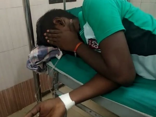 கர்ப்பிணிக்கு எச்ஐவி ரத்தம் அளித்த இளைஞர் பலி... விருதுநகர்: 4 நாட்களுக்கு முன் கர்ப்பிணிக்கு எச்ஐவி பாதிக்கப்பட்ட ரத்தத்தை கொடுத்த 19 வயது இளைஞர் ராமநாதபுரத்தில் தற்கொலைக்கு முயன்றார். தற்கொலைக்கு முயன்ற இளைஞர் சிகிச்சை பலனின்றி பலியாகி உள்ளார். இந்த இளைஞர் தெரியாமல் செய்திருந்தாலும் குற்றஉணர்ச்சியால் தற்கொலைக்கு முயன்றார் என கூறப்படுகிறது . இந்த இளைஞர் வெளிநாடு செய்வதற்காக மதுரையில் மருத்துவப் பரிசோதனை செய்த பிறகு தான் அவருக்கு எச்ஐவி பாதிப்பு இருப்பது பற்றி தெரியவந்தது. இதை அறிந்த அந்த இளைஞர் சிவகாசி அரசு மருத்துவமனைக்குச் சென்று அது எச்ஐவி பாதிப்பு உள்ள ரத்தம் என்றும் அதை யாருக்கும் செலுத்த வேண்டாம் எனவும் கேட்டுக்கொண்டுள்ளார்.இதை மீறியும் கர்ப்பிணிக்கு எச்ஐவி பாதிக்கப்பட்டதை அறிந்து தற்கொலைக்கு முயன்றார் .