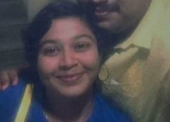 15 ஆண்களை கல்யாணம் செய்து நகை, பணம் மோசடி செய்த மகாலட்சுமி மன்னார்குடி:15 ஆண்களை கல்யாணம் செய்து ஏமாற்றி நகை, பணத்தை எடுத்து சென்றுள்ளார் மகாலட்சுமி.மன்னார்குடியை சேர்ந்த உதயகுமார் சிங்கப்பூரில் வேலை பார்த்து வருகிறார்.இவருக்கு ஏற்கனவே கல்யாணமாகி விவாகரத்து ஆனதால் 2-வது கல்யாணம் செய்து கொள்ள மேட்டர்மோனி மூலமாக ஒரு திருச்சியை சேர்ந்த பெண்ணை தேர்ந்தெடுத்தார். இவர்களுக்கு 2017-ம் வருடம் திருமணம் நடைபெற்றது. பிறகு வேலை சம்மந்தமாக உதயகுமார் சிங்கப்பூருக்கு சென்றுள்ளார். ஒருநாள் மகாலட்சுமி நான் கர்ப்பமாக இருப்பதாக போனில் உதயகுமாரிடம் தெரிவித்தார். இதை அறிந்த உதயகுமார் சிங்கப்பூரில் இருந்து மன்னார்குடிக்கு வந்தார் .மகாலட்சுமிக்கு சந்தோஷப்படுத்த எதுவுமே சொல்லாமல் திடீரென வீட்டுக்கு வந்தார். ஆனால் அவருக்கு அங்கே பெரிய அதிர்ச்சி காத்திருந்தது. வீடு பூட்டியிருந்தது. அதனால் பக்கத்து வீட்டுக்காரர்களிடம் விசாரித்தபோது, வீட்டிலிருந்த எல்லா பொருட்களையும் எடுத்துக்கொண்டு கொண்டு மகாலட்சுமி எப்போவே போய் விட்டதாக சொன்னார்கள். செல்போன் ஸ்விட்ச் ஆப் என்பதால் அதிர்ச்சி அடைந்த உதயகுமார் மகாலட்சுமியை தேடி பார்த்தும் கிடைக்கவில்லை என்பதால் காவல்துறையில் புகார் கொடுத்தார். இந்நிலையில் மகாலட்சுமியின் ஃபேஸ்புக் பார்த்தபோது ஏராளமான ஆண்களுடன் மகாலட்சுமிக்கு தொடர்பு இருந்தது என்பது தெரியவந்தது.பலரிடம் புகைப்படம் மற்றும் கல்யாணம் செய்து கொள்ள விருப்பம் உள்ளதாக பதிவிட்டுள்ளார். மகாலட்சுமிக்கு ஏற்கனவே 15 பேருடன் கல்யாணம் ஆகியுள்ளது . 6 மாசத்துக்கு ஒரு கல்யாணம் மற்றும் கருவு கலைத்தும் உள்ளார். தன்னை போலவே 15 பேரை ஏமாற்றிய பெண்ணை கண்டுபிடித்து தருமாறும், அவரிடமிருந்து தனது பணம், நகைகளை மீட்டு தருமாறும் போலீசில் புகார் அளித்துள்ளார். மேலும் திருச்சியில் கருவை கலைத்துள்ளதற்கான ஆதாரத்தை காவல் நிலையத்தில் உதயகுமார் ஒப்படைத்தார்.