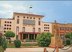 தகாத உறவுக்காக துறை ரீதியான நடவடிக்கை எடுக்கக் கூடாது: ஐகோர்ட் ஜெய்ப்பூர்:ராஜஸ்தானை சேர்ந்த ஒரு பெண் காவல்துறை அதிகாரிக்கும், ஒரு ஆண் காவல்துறை அதிகாரிக்கும் இடையே, தகாத உறவு இருந்ததாக கூறப்படுகிறது. புகாரின் அடிப்படையில் இவர்கள் மீது துறை ரீதியான நடவடிக்கை எடுக்கப்பட்டது.இதனை எதிர்த்து ராஜஸ்தான் உயர் நீதிமன்றத்தில் மனு தாக்கல் செய்தனர். மனு நீதிபதி சர்மா முன்னிலையில் விசாரணைக்கு வந்தது. 'ராஜஸ்தான் அரசு பணியாளர் நடத்தை சட்டத்தை மீறியதால் இவர்கள் மீது நடவடிக்கை எடுக்கப்பட்டது' என்று அரசு வழக்கறிஞர் கூறினார். நீதிபதி பிறப்பித்த உத்தரவில் தகாத உறவுக்காக அரசு ஊழியர்கள் மீது துறை ரீதியான நடவடிக்கைகள் எடுக்கக் கூடாது என்று பிறப்பித்தார். ஆனால் தகாத உறவால் பாதிக்கப்பட்டவர்கள் நீதிமன்றத்தில் வழக்கு தொடர்ந்து தீர்வு காணலாம் என்று தெரிவித்தார்.