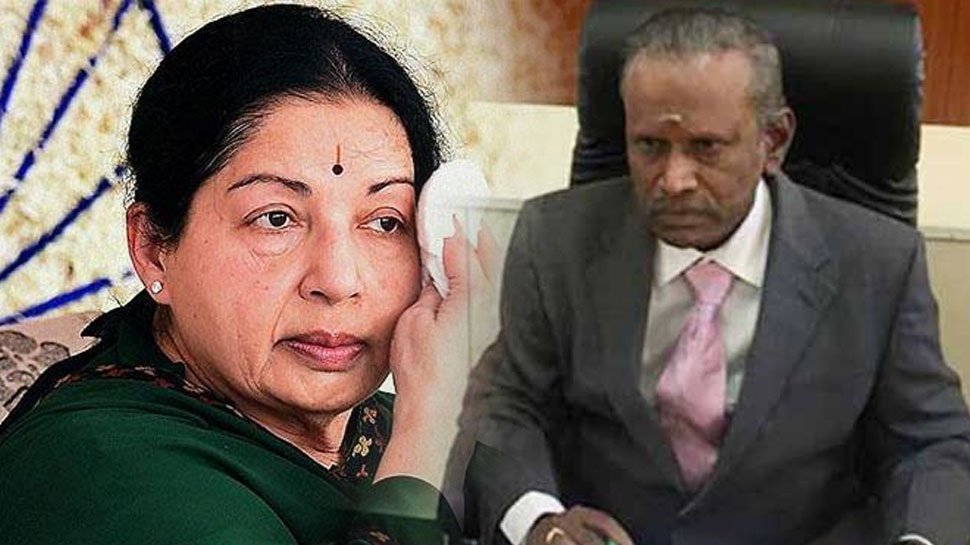 உச்சநீதிமன்றம்:ஜெயலலிதா மரணம் தொடர்பாக விசாரணை நடத்தும் ஆறுமுகசாமி ஆணைய விசாரணைக்கு இடைக்கால தடை புதுடெல்லி:முன்னாள் தமிழக முதல்வர் ஜெயலலிதா மரணம் குறித்து விசாரிக்க நீதிபதி ஆறுமுகசாமி தலைமையில் விசாரணை ஆணையம் அமைக்கப்பட்டது. நீதிபதி ஆறுமுகசாமி தலைமையில் விசாரணை நடத்தப்பட்டு வருகிறது. விசாரணைக்காக அப்போலோ டாக்டர்கள் மற்றும் டெக்னீசியன்கள் ஆஜராக வேண்டும் என்று ஆணையம் சம்மன் அனுப்பியது. இதை எதிர்த்து அப்போலோ நிர்வாகம் சென்னை உயர் நீதிமன்றத்தில் மனு தாக்கல் செய்தது.ஆனால் உயர்நீதிமன்றம் மனுவை தள்ளுபடி செய்தது. பிறகு அப்போலோ நிர்வாகம் உச்ச நீதிமன்றத்தில் மேல்முறையீடு மனுவை தாக்கல் செய்தது. அந்த மனுவில் நீதிபதி ஆறுமுகசாமி தலைமையில் நடக்கும் ஆணைய விசாரணையில் இருந்து மருத்துவர்கள் ஆஜராக விலக்கு அளிக்குமாறு அப்போலோ நிர்வாகம் அந்த மனுவில் குறிப்பிட்டுள்ளது.அப்போலோ நிர்வாகத்தின் கோரிக்கையை ஏற்று உச்ச நீதிமன்றம், விசாரணைக்கு இடைக்கால தடை விதித்தது.