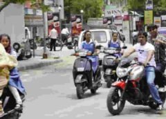 உரிமம் இல்லாமல் இரு சக்கர வாகனங்களில் செல்லும் குழந்தைகள் மெட்ராஸ் உயர் நீதிமன்றம் எச்ச(1)