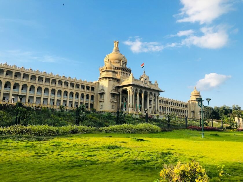 உயர் நீதிமன்றத்தில் தமிழ் முதன்மை மொழி – தமிழ்நாடு சட்டமன்றத் தீர்மானம், பிரிவு 348(2)